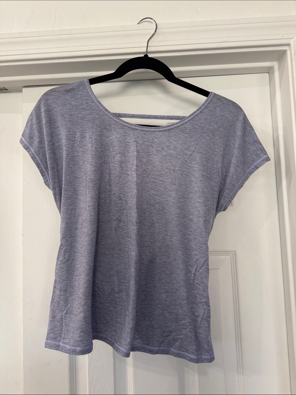 Lululemon Casual Women's Short-Sleeve Tee in Light Lavender